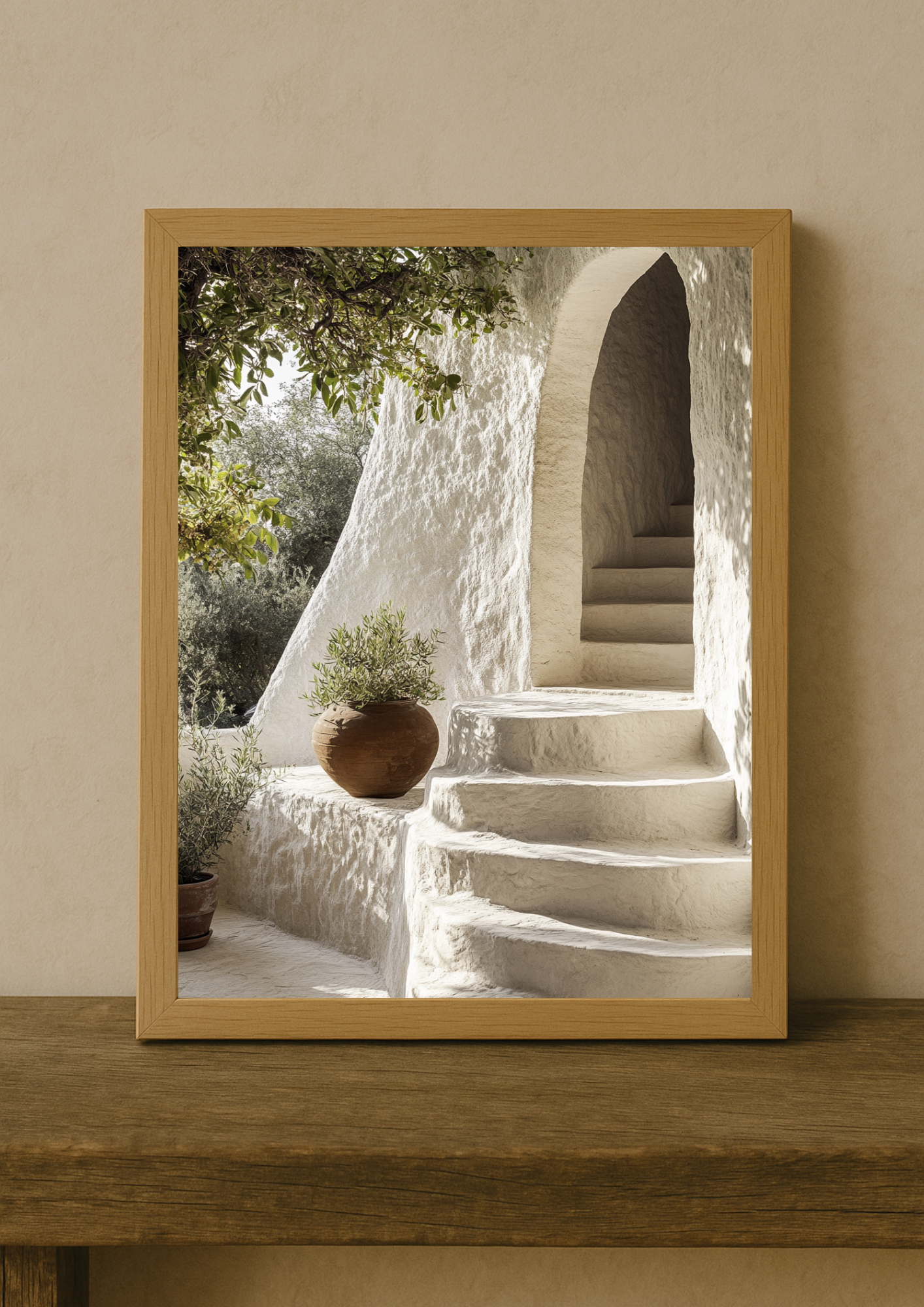 Affiche escalier blanc méditerranéen – décoration murale minimaliste sud