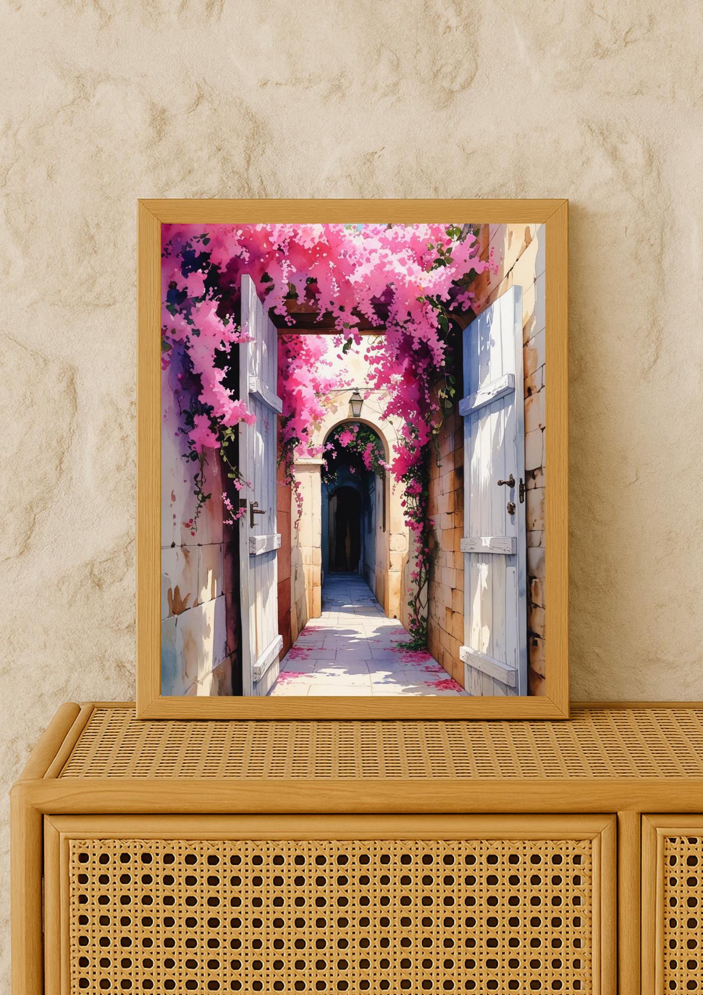 Affiche ruelle méditerranéenne aux bougainvilliers roses – décoration murale ambiance sud